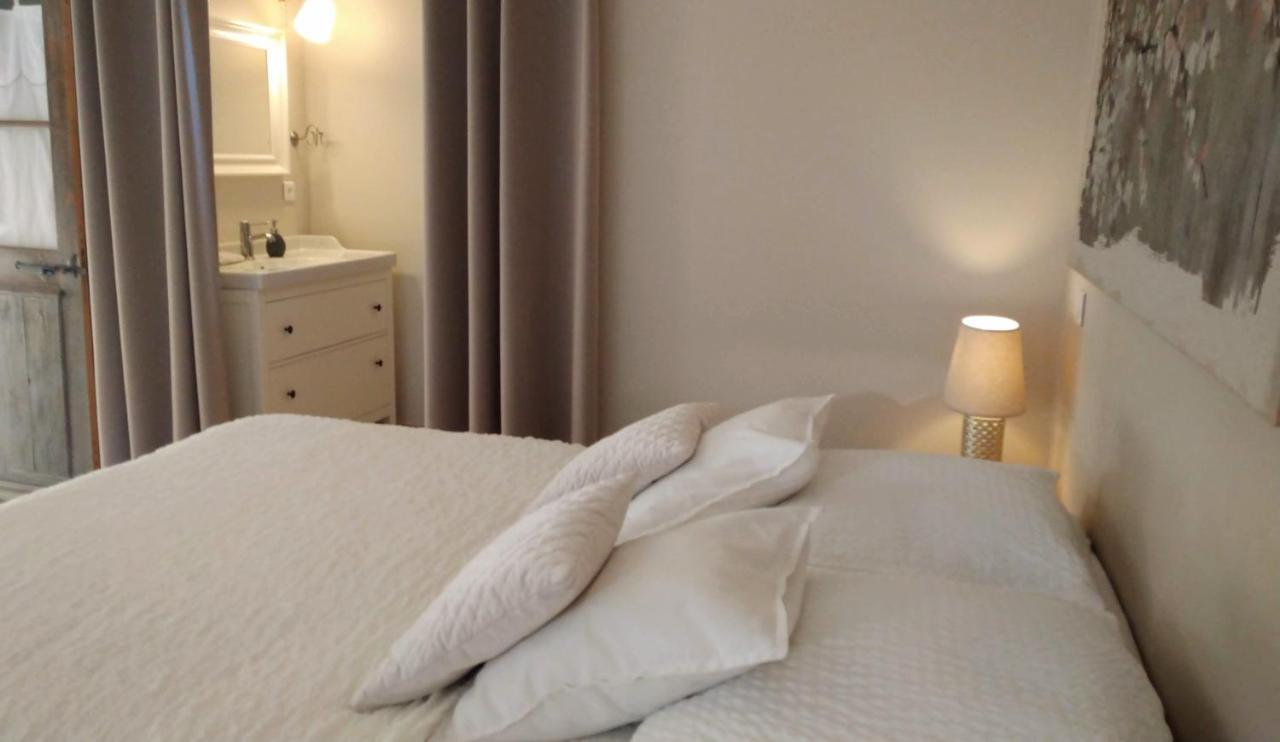 La Ferme Les Eybrachas Hotell Réauville Eksteriør bilde
