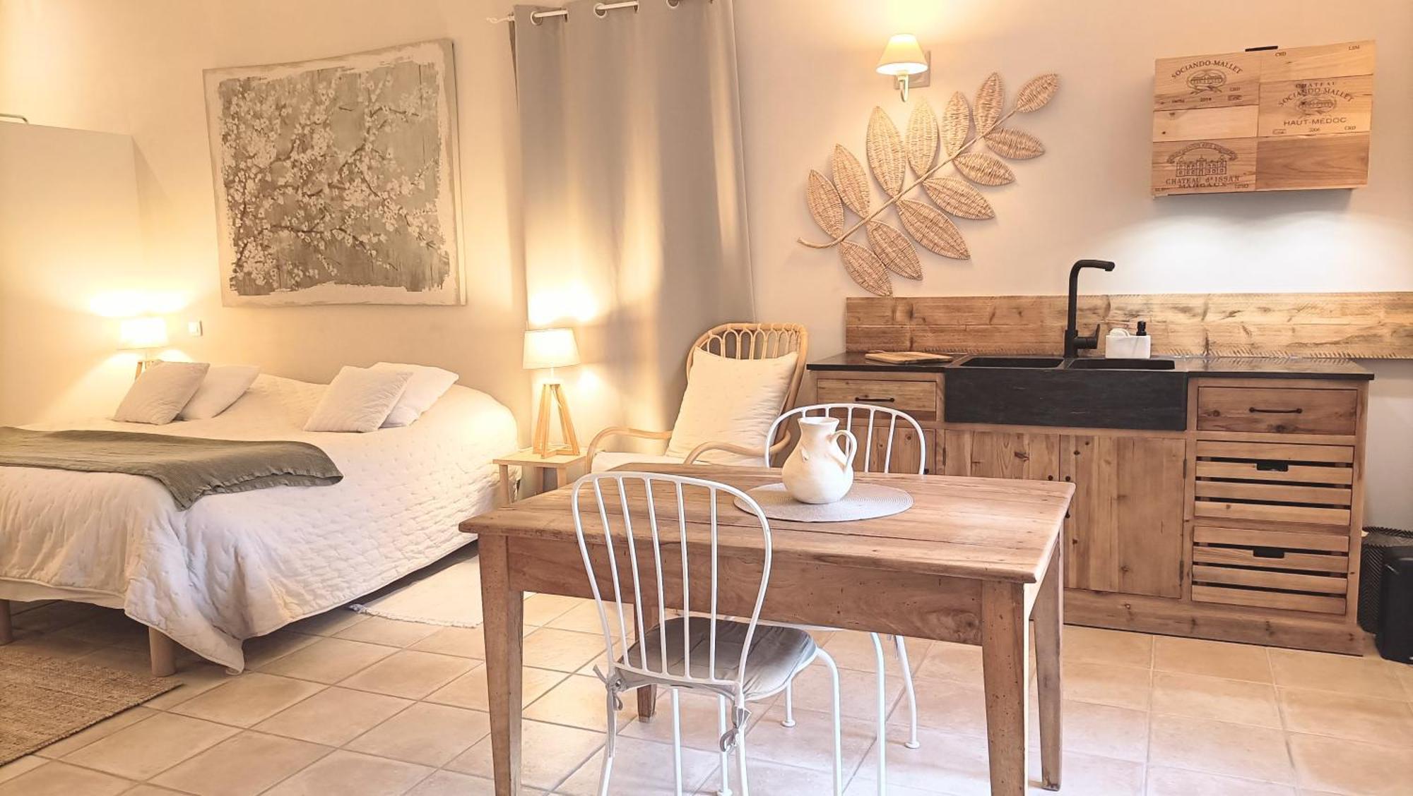 La Ferme Les Eybrachas Hotell Réauville Eksteriør bilde