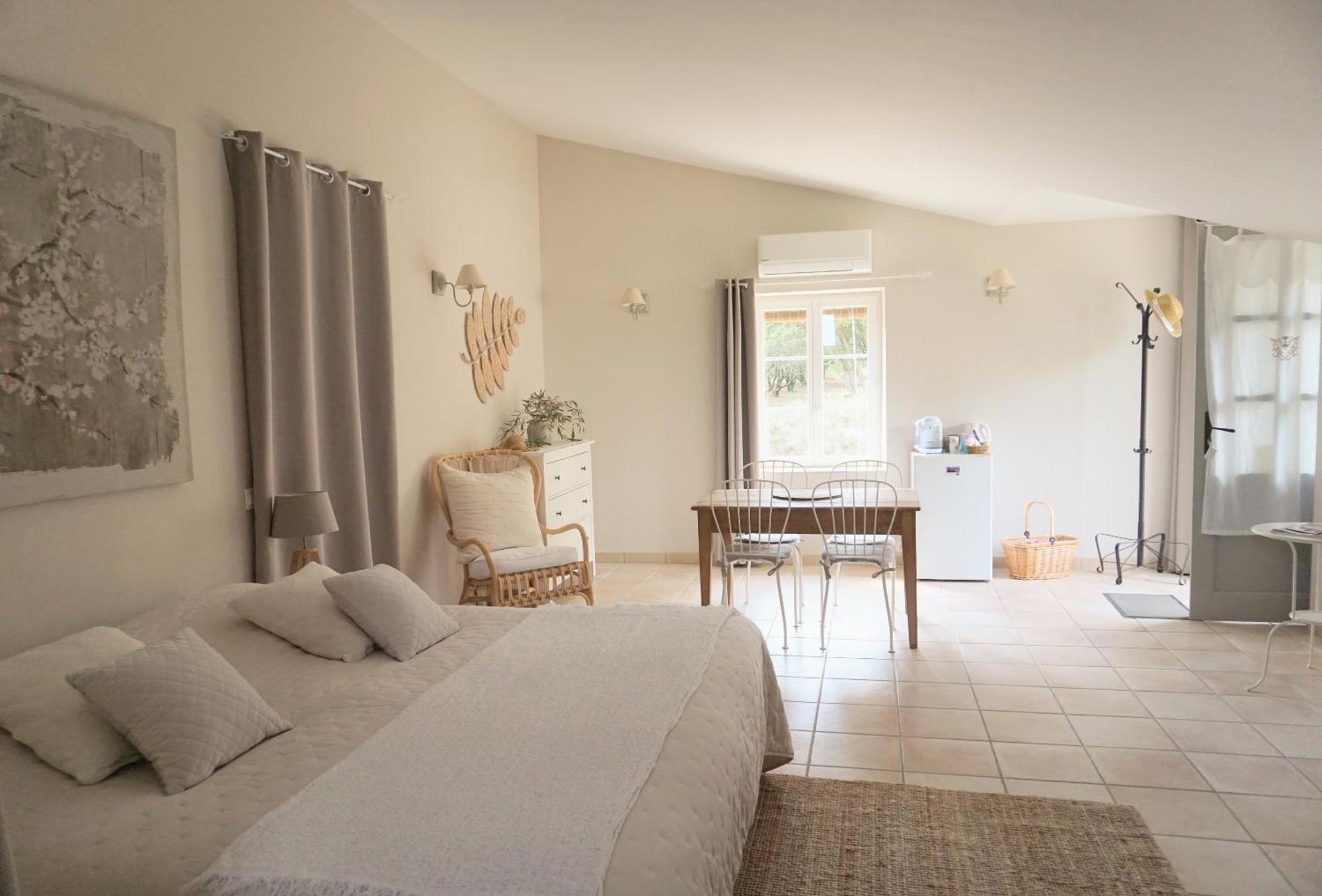 La Ferme Les Eybrachas Hotell Réauville Rom bilde