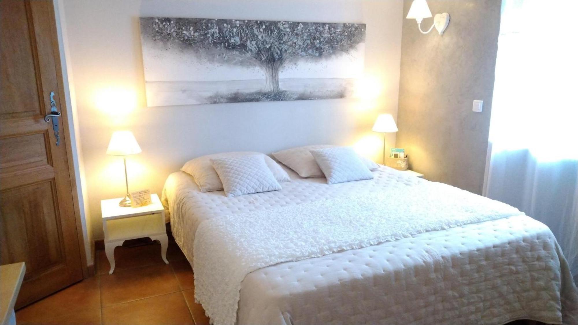 La Ferme Les Eybrachas Hotell Réauville Eksteriør bilde